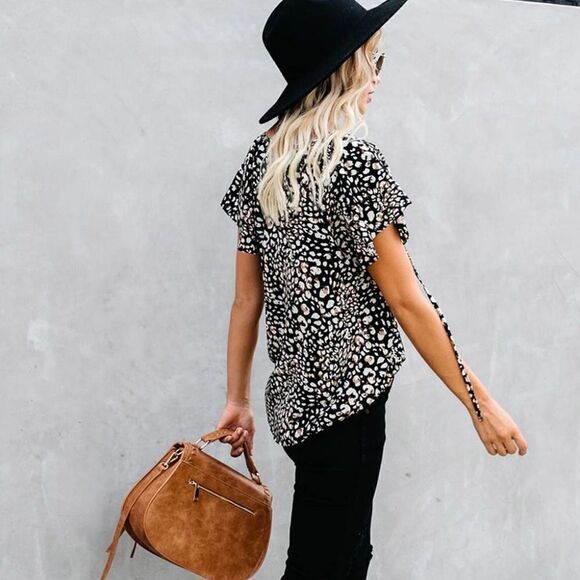 Fantasy Fluttering Sleeve Daisy Floral Blouse Black and Yellow Size Small - Picture 11 of 14